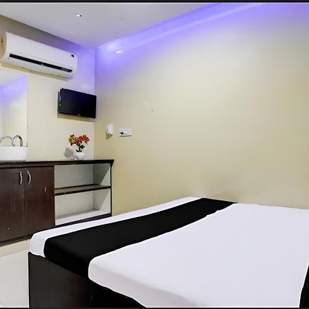 Selfie Rooms Surat Luaran gambar