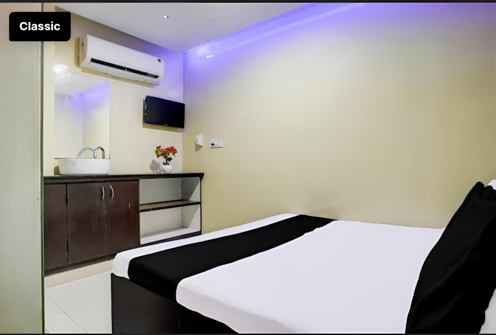 Selfie Rooms Surat Luaran gambar