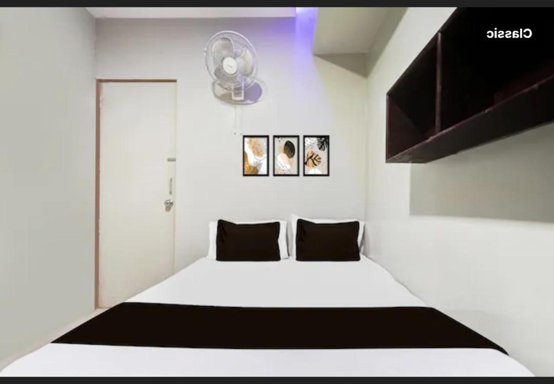 Selfie Rooms Surat Luaran gambar